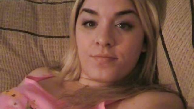 La milf britannique Elegant Eve a l'air si chaude dans un pantalon serré film porno francais streaming