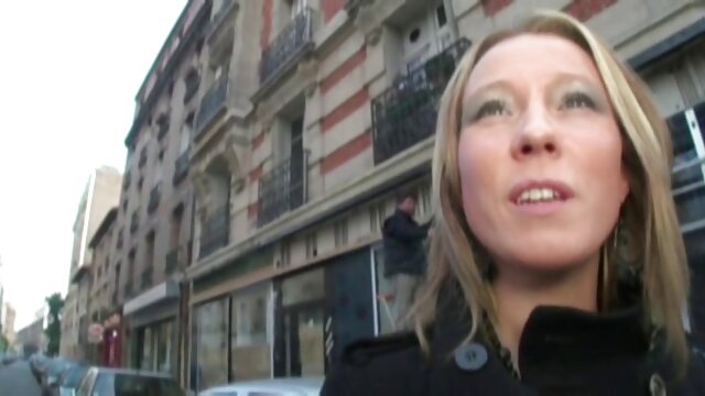 Liandra et Annabelle font l'amour porno francais en public passionné