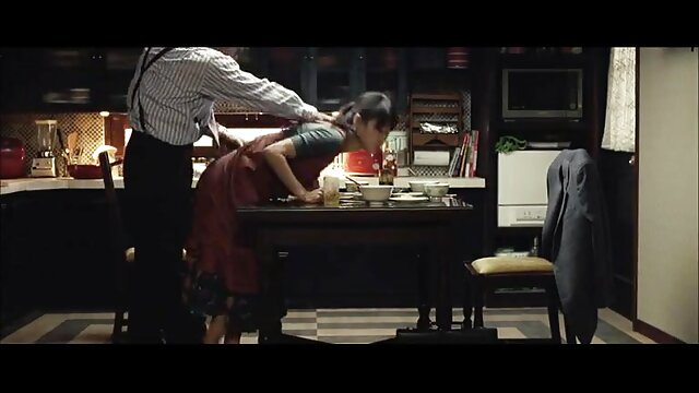 LETSDOEIT - Hostel Babe se porno francais pere et fille masturbe et se fait baiser au lit