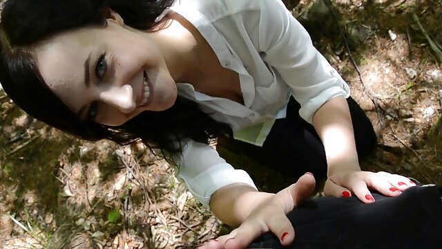 NYMPHO Sexy Liv Wild a la chatte ado french porn remplie de sperme