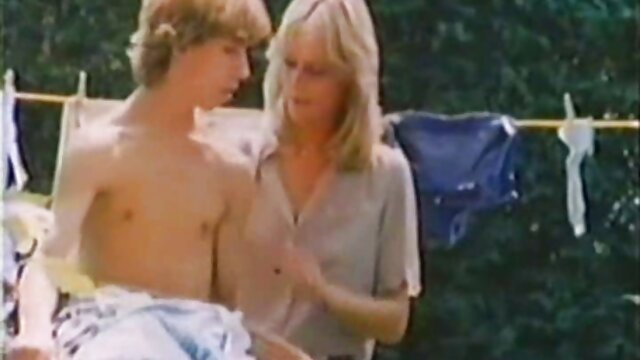 Wild Chick aime une film porno famille francais grosse bite dans sa bouche