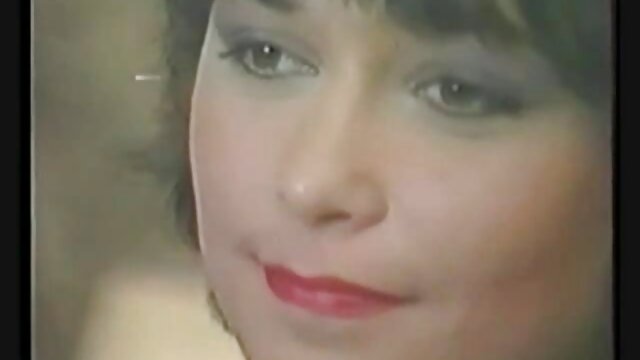 Tattoo MILF montre sa chatte porno arabe français et ses énormes seins dans la baignoire! Masturber