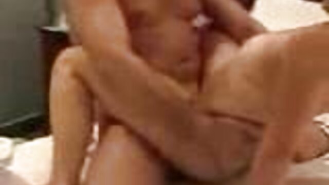 Vieil anglais hentai porno francais baise une jeune fille chic en levrette