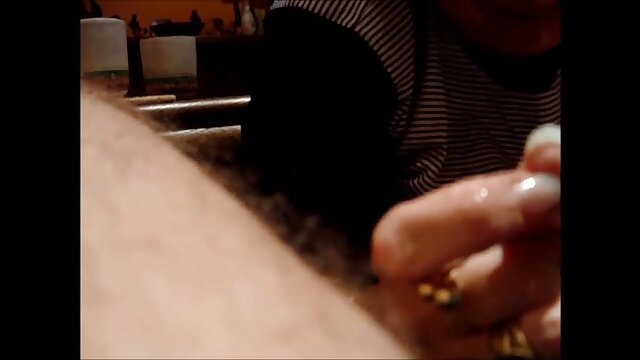 Bel homme chevauche une bite en streaming xxx francais frappant la chatte de filles